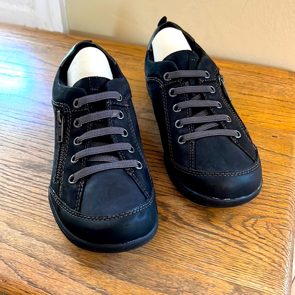 Earth Origins Rapid 2 Reeve Women's Black Nubuck Lifestyle Sneakers
